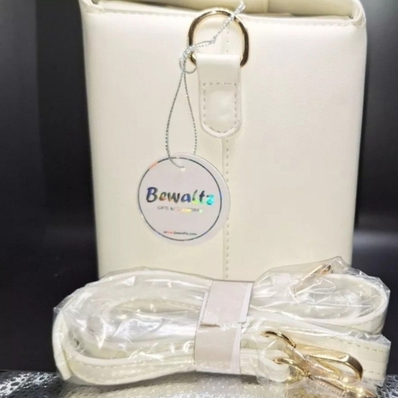 Bewaltz Chinese Takeout Handbag - Picture 3 of 10